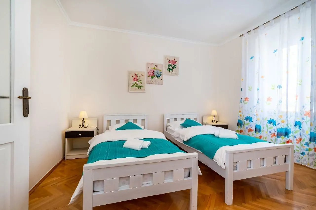 Apartment Caesar Zadar 0*,  Croatia